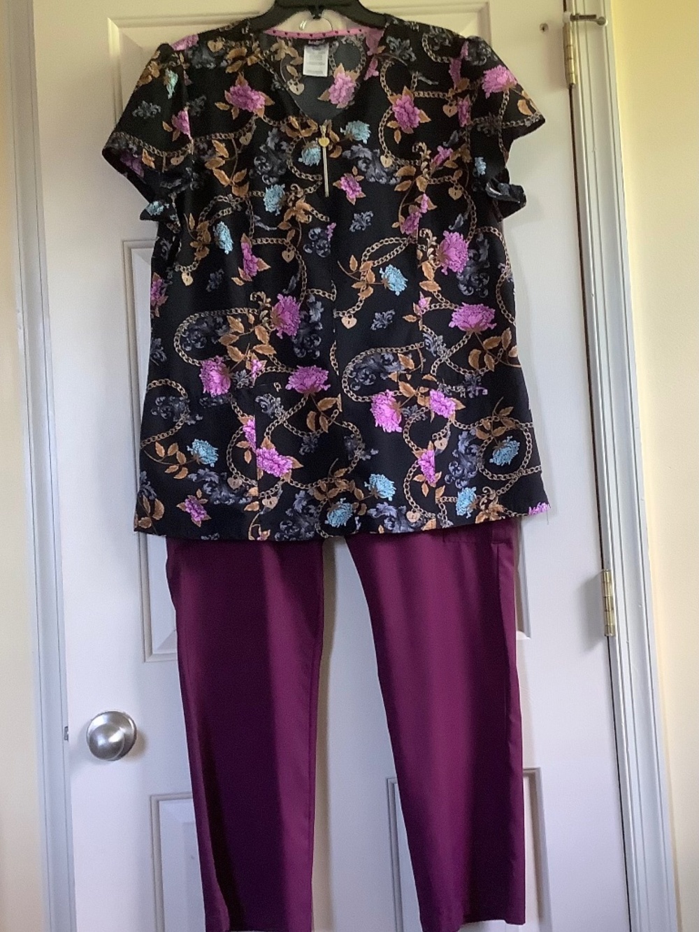 Heart & Soul Women’s Scrubs Top And Pants Maroon SZ L/XL